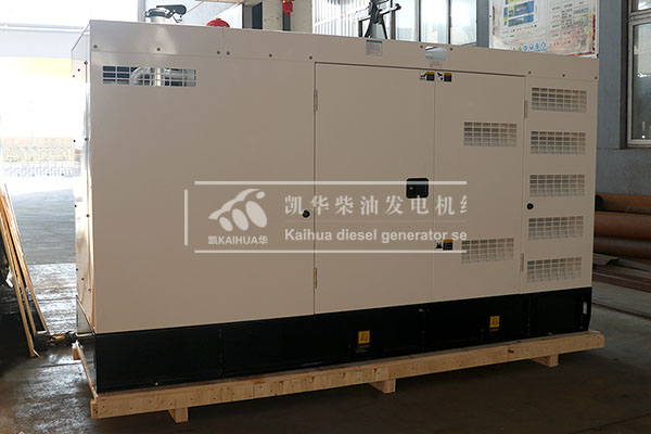 上?？蛻粲嗁?gòu)一臺(tái)200kw靜音發(fā)電機(jī)組成功出廠